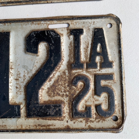 Antique Automobile License Plates - Man Cave -Decor - Old Timers - Picture 2 of 10